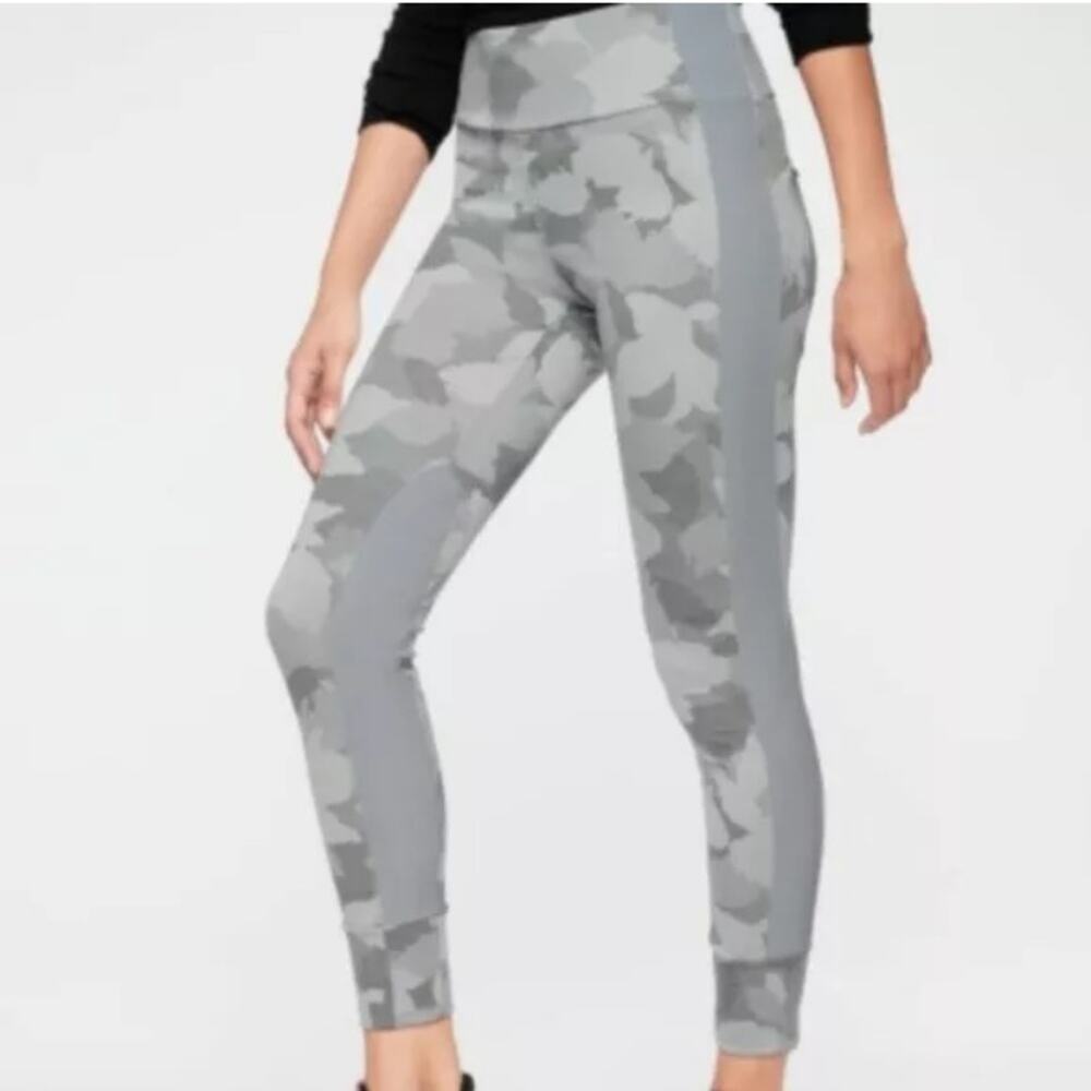 Athleta Essex Hybrid Camo Tights High Rise Leggings Size XXS Running Pockets Gym